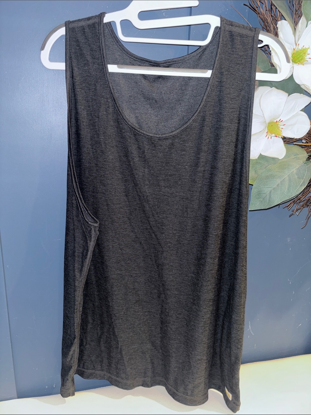 Vuori Charcoal Grey Scoop-Neck Tank
